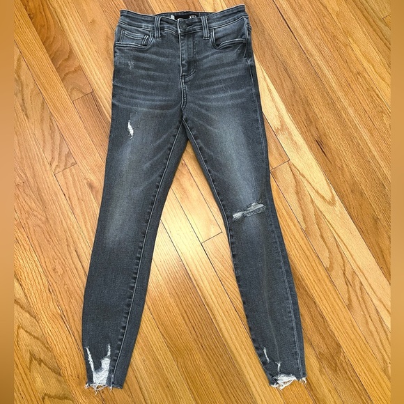 Kut from the Kloth Connie ankle jeans - Picture 2 of 7
